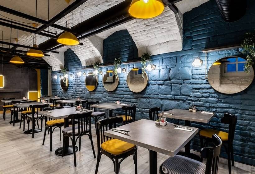 هتل Alta Moda Fashion