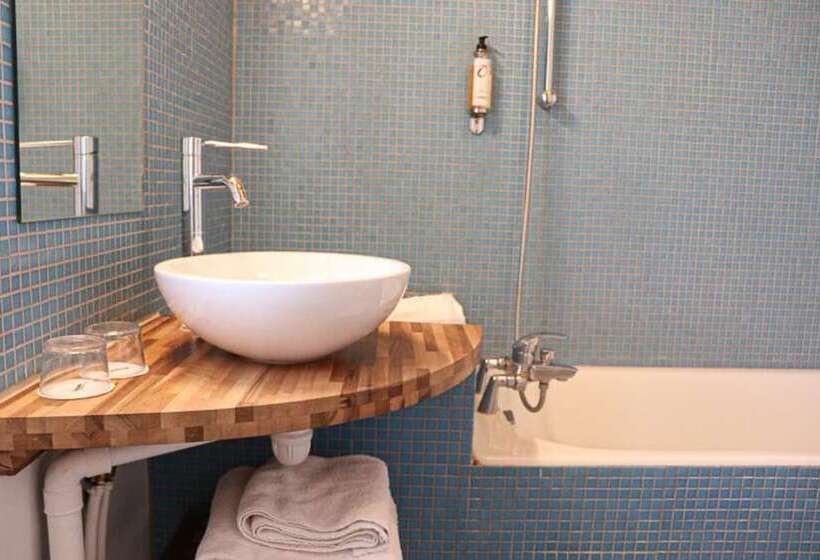 Отель Domaine Du Normandoux, The Originals Relais