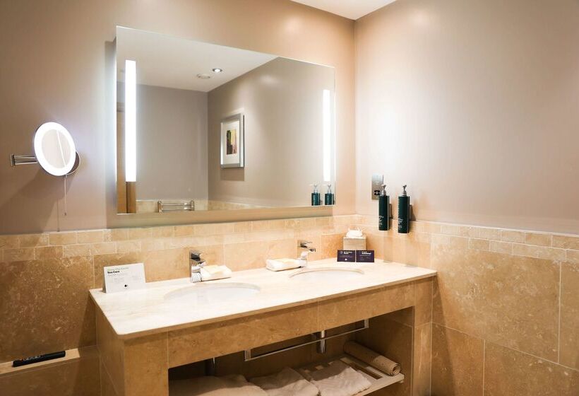 ホテル Doubletree By Hilton  Milton Keynes