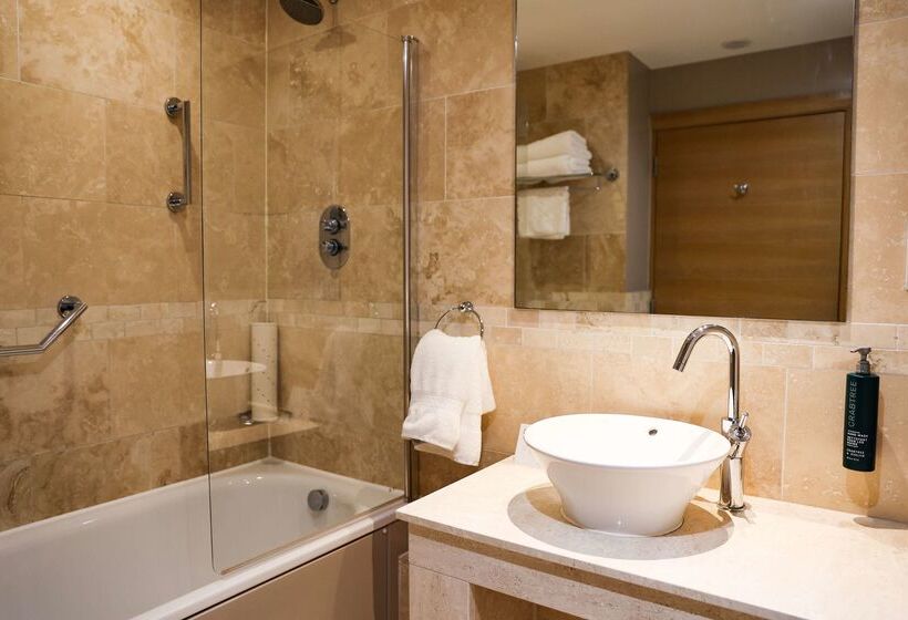 ホテル Doubletree By Hilton  Milton Keynes