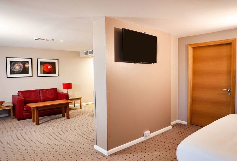 ホテル Doubletree By Hilton  Milton Keynes