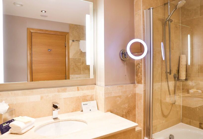 ホテル Doubletree By Hilton  Milton Keynes