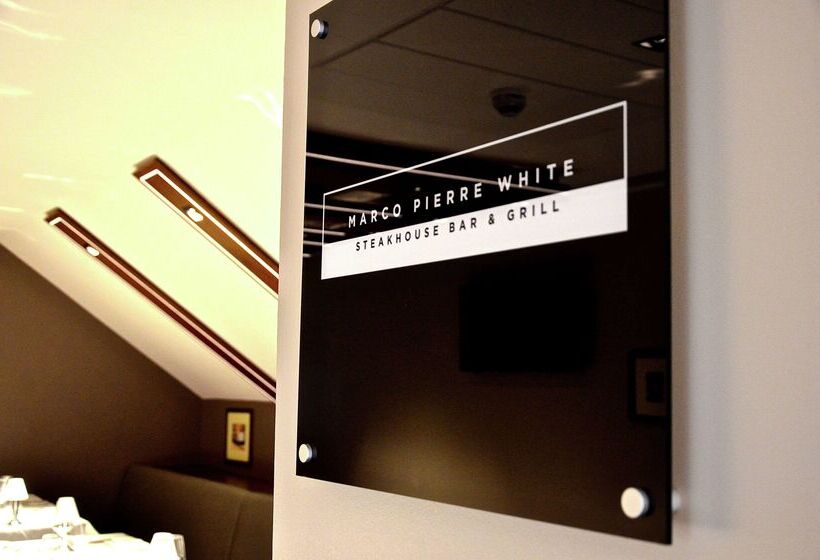 ホテル Doubletree By Hilton  Milton Keynes