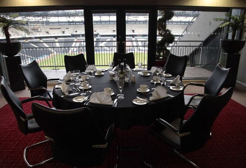 ホテル Doubletree By Hilton  Milton Keynes