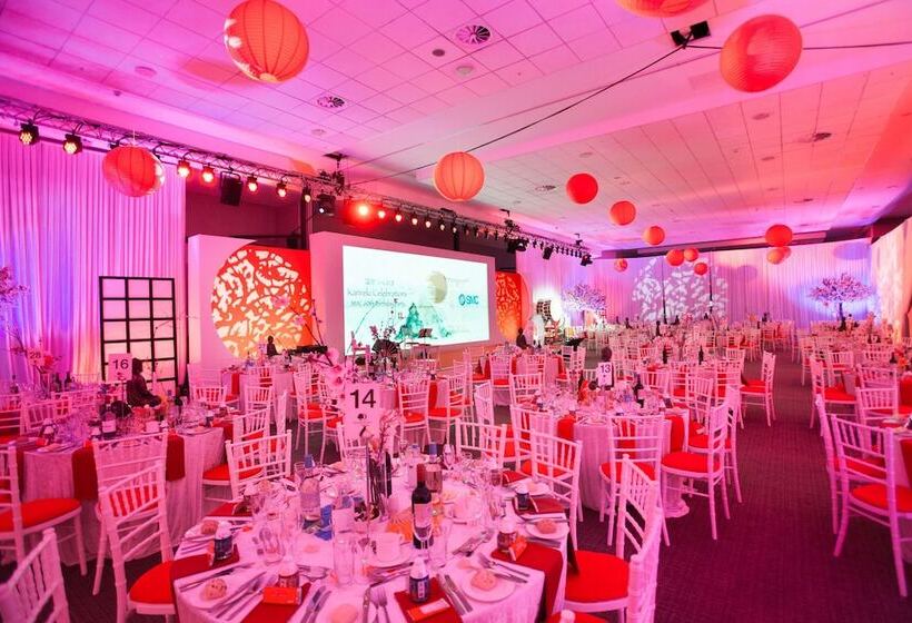 ホテル Doubletree By Hilton  Milton Keynes