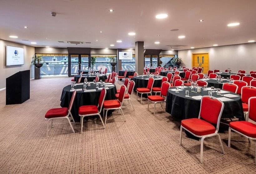 ホテル Doubletree By Hilton  Milton Keynes