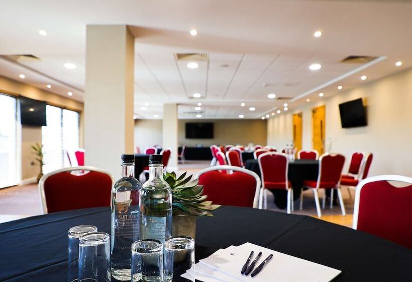 ホテル Doubletree By Hilton  Milton Keynes