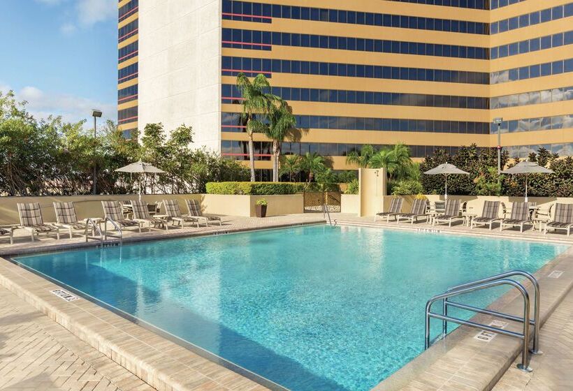 Doubletree By Hilton Hotel Orlando Downtown