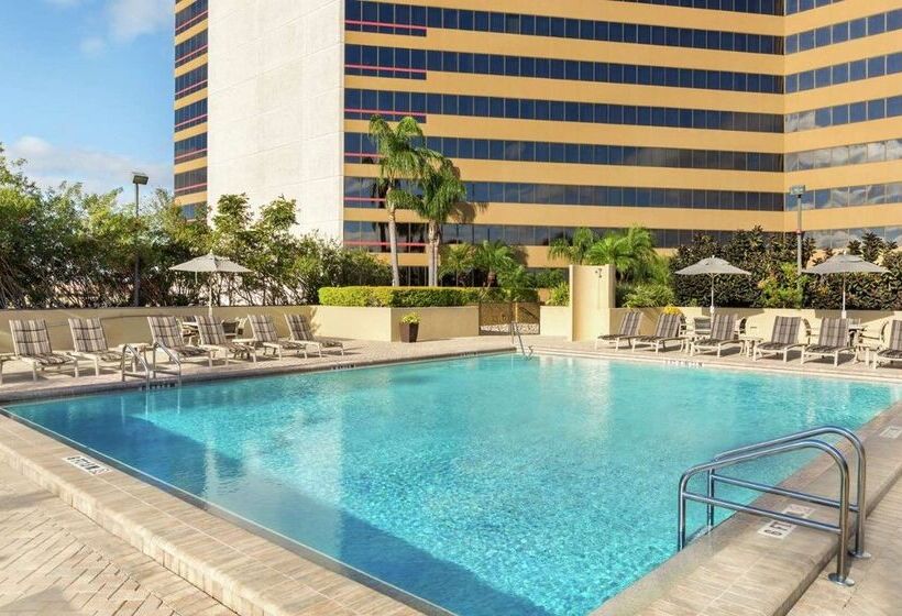 Doubletree By Hilton Hotel Orlando Downtown