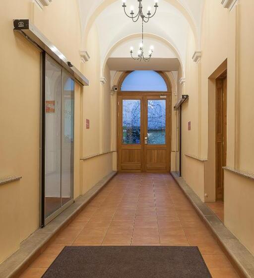 Easyhotel Budapest Oktogon