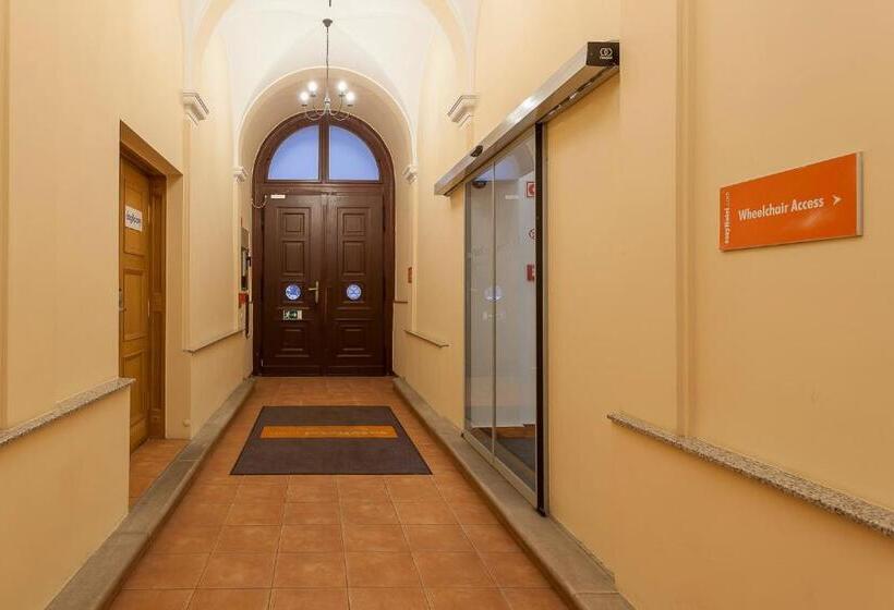 Easyhotel Budapest Oktogon