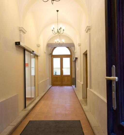 Easyhotel Budapest Oktogon