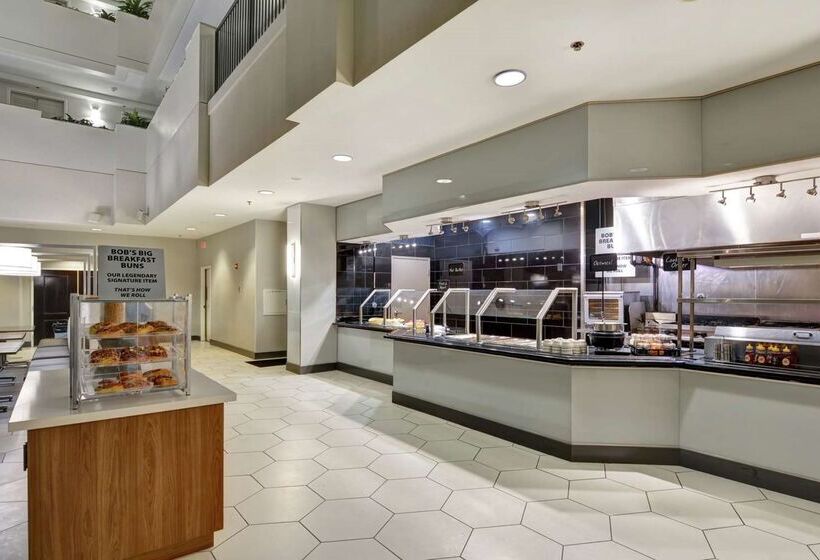 فندق Embassy Suites By Hilton Orlando Downtown