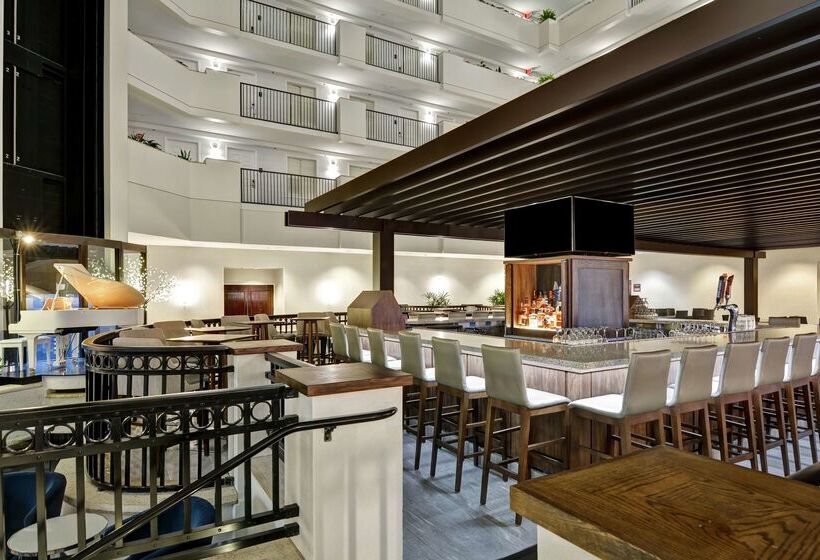 فندق Embassy Suites By Hilton Orlando Downtown