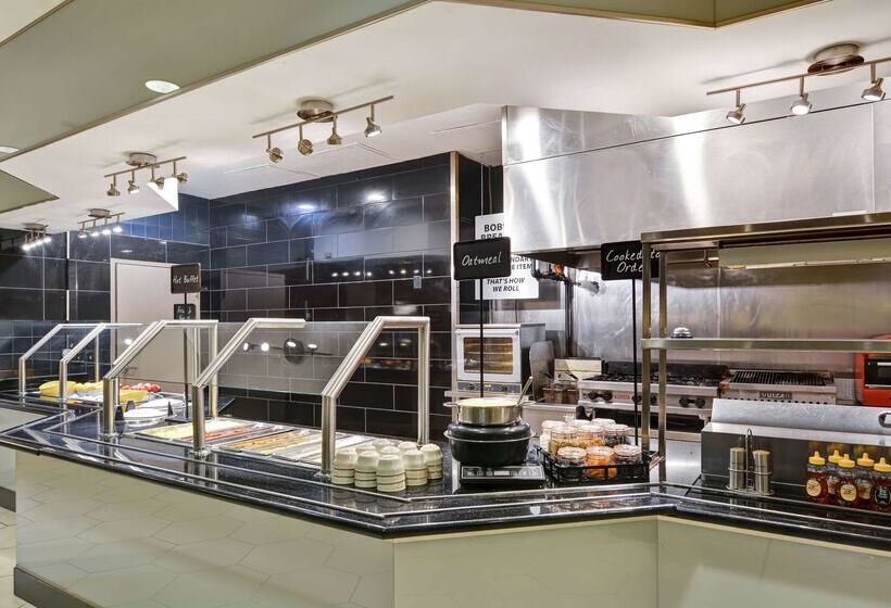 فندق Embassy Suites By Hilton Orlando Downtown