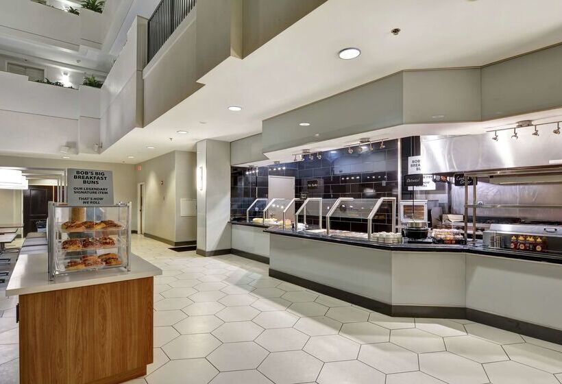 فندق Embassy Suites By Hilton Orlando Downtown