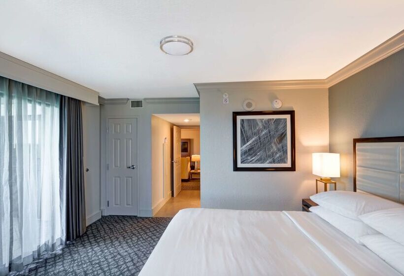 فندق Embassy Suites By Hilton Orlando Downtown