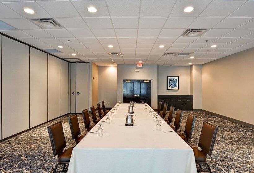 فندق Embassy Suites By Hilton Orlando Downtown