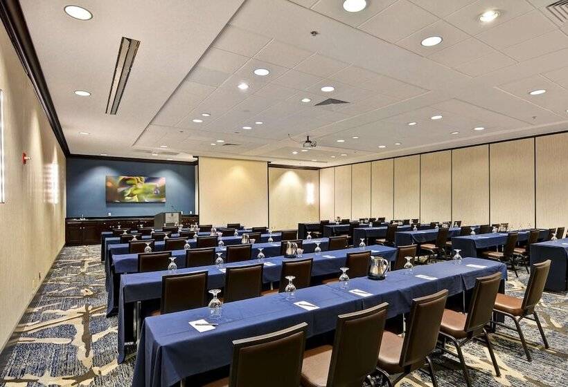 فندق Embassy Suites By Hilton Orlando Downtown