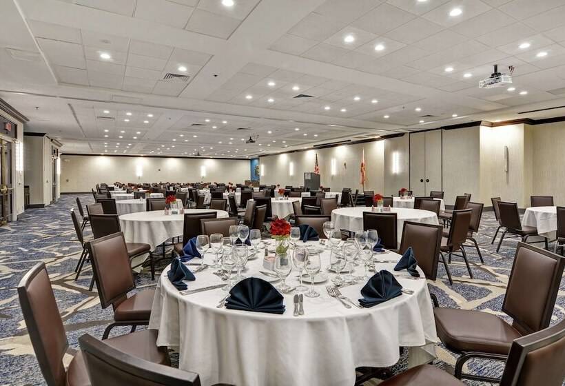 فندق Embassy Suites By Hilton Orlando Downtown