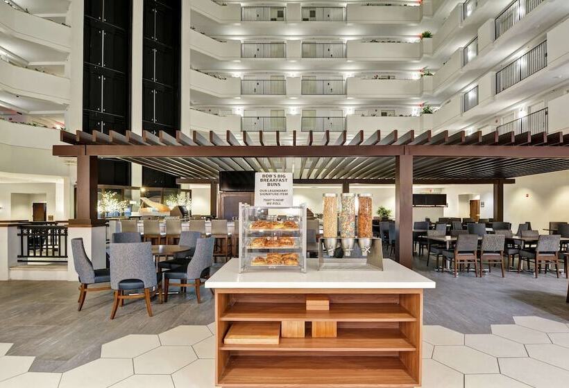 فندق Embassy Suites By Hilton Orlando Downtown