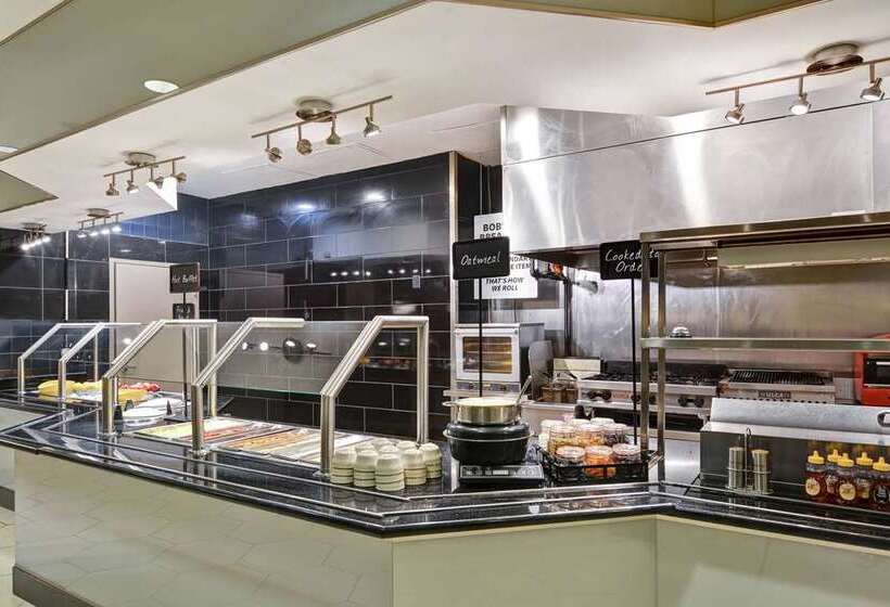 فندق Embassy Suites By Hilton Orlando Downtown