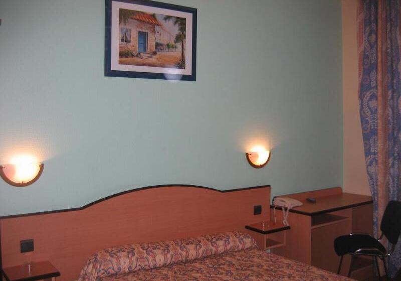 ホテル Ferney République