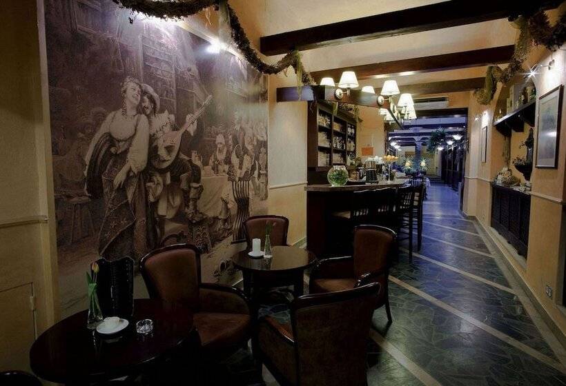 هتل Floryan Old Town