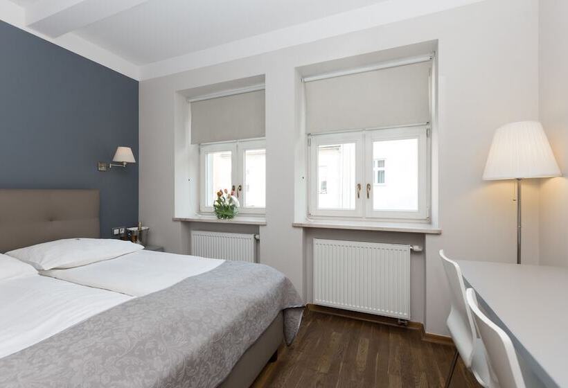 هتل Floryan Old Town