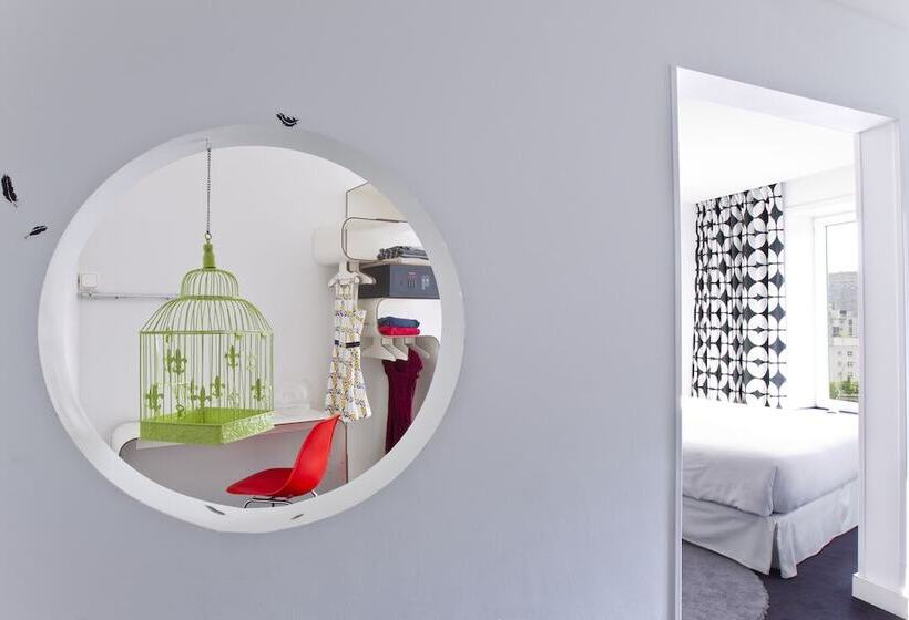 هتل Gat Point Charlie