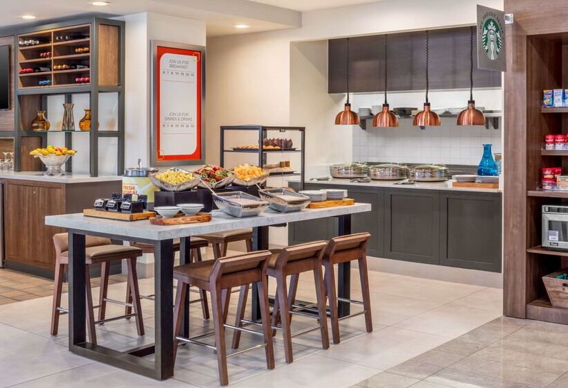 בית מלון כפרי Hilton Garden Inn Miami Airport West