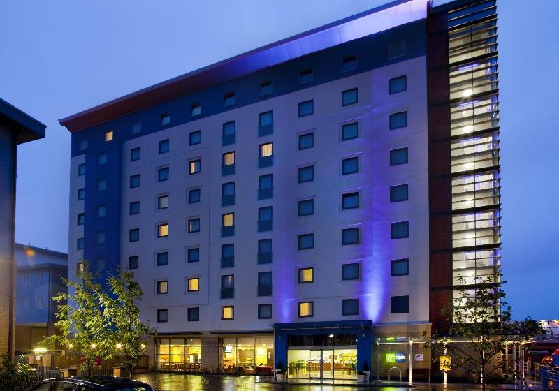 Отель Holiday Inn Express Slough By Ihg