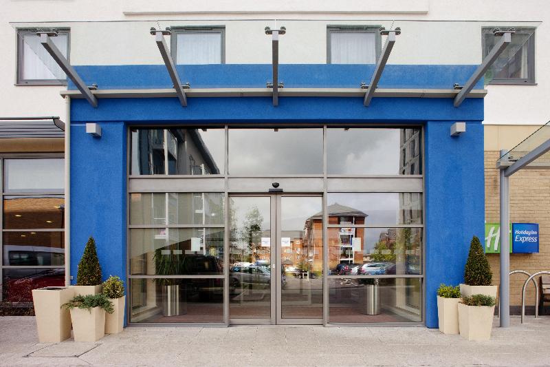 Отель Holiday Inn Express Slough By Ihg