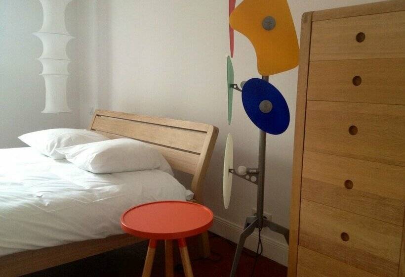 ホテル De La Pinède