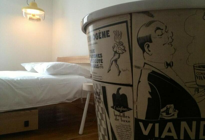 فندق De La Pinède