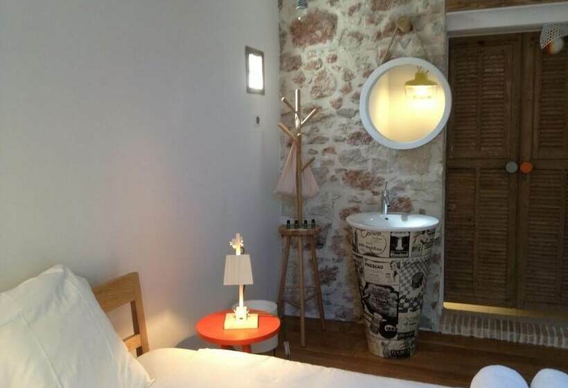 ホテル De La Pinède