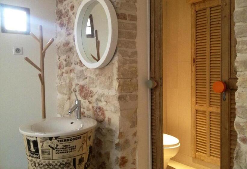 فندق De La Pinède