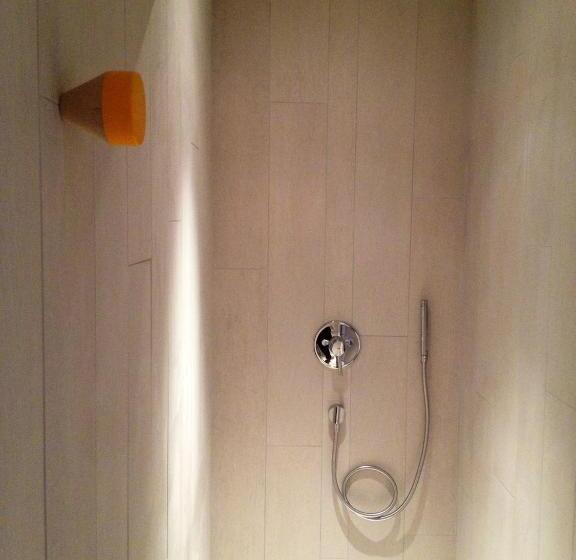 فندق De La Pinède