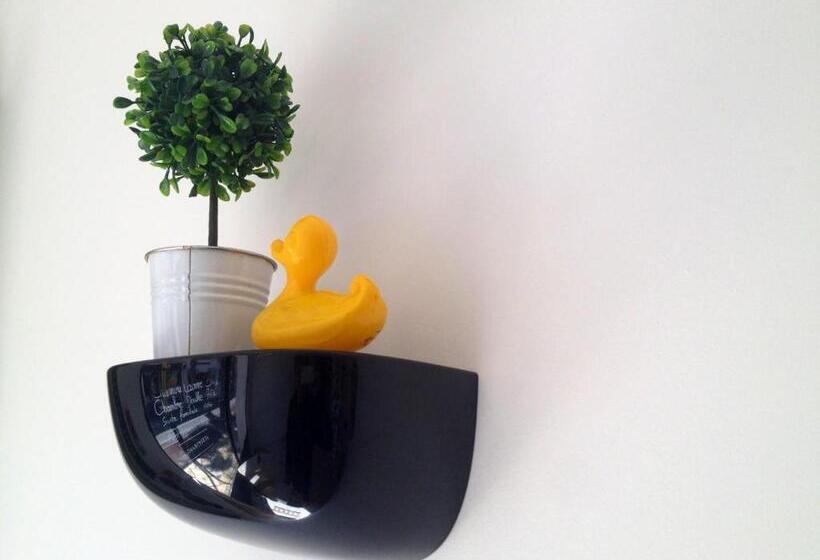 ホテル De La Pinède