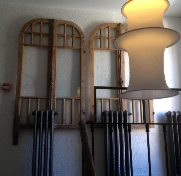 فندق De La Pinède