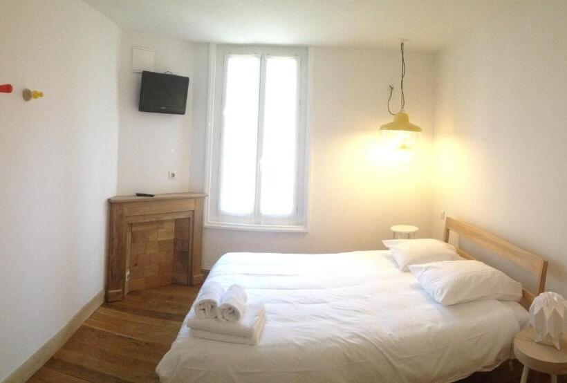 בית מלון כפרי De La Pinède