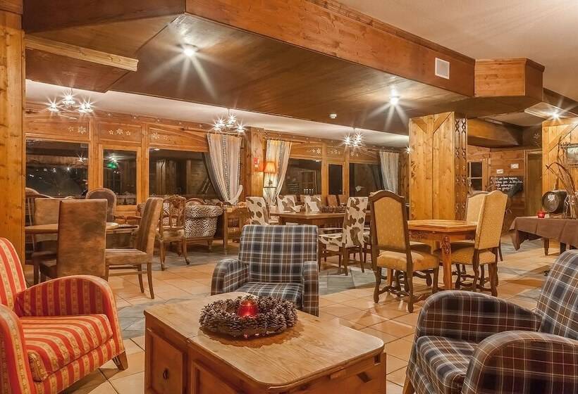 ホテル Hôtel Les Balcons Village