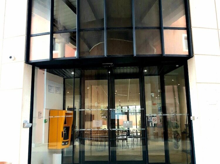 בית מלון כפרי Hôtel & Résidence Futuroscope