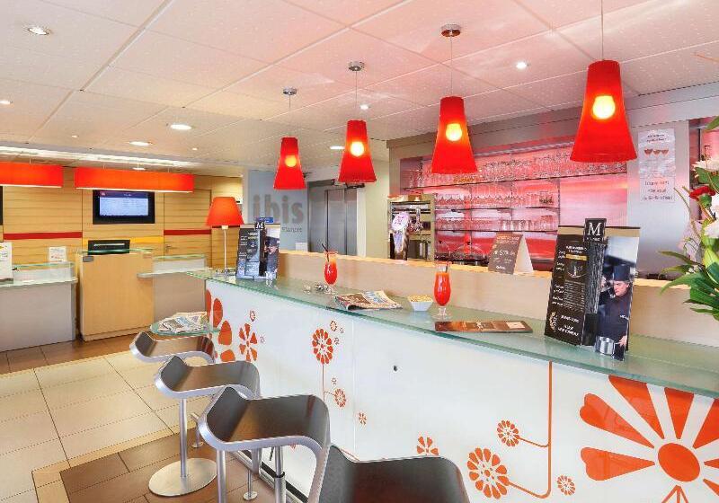 Отель Ibis Etampes