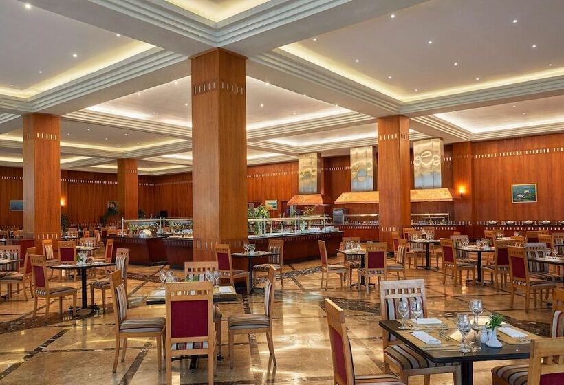 هتل Jaz Grand Marsa