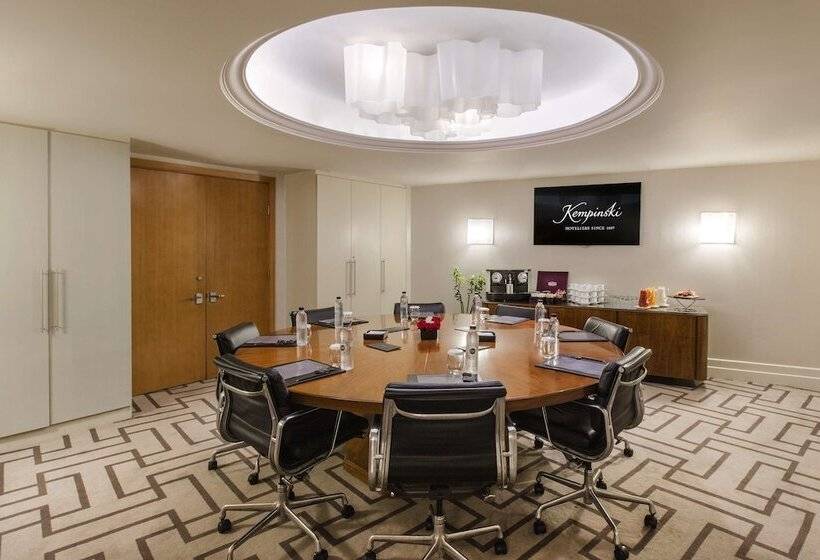 Kempinski Nile Hotel, Cairo