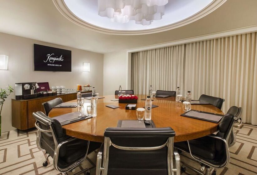 Kempinski Nile Hotel, Cairo