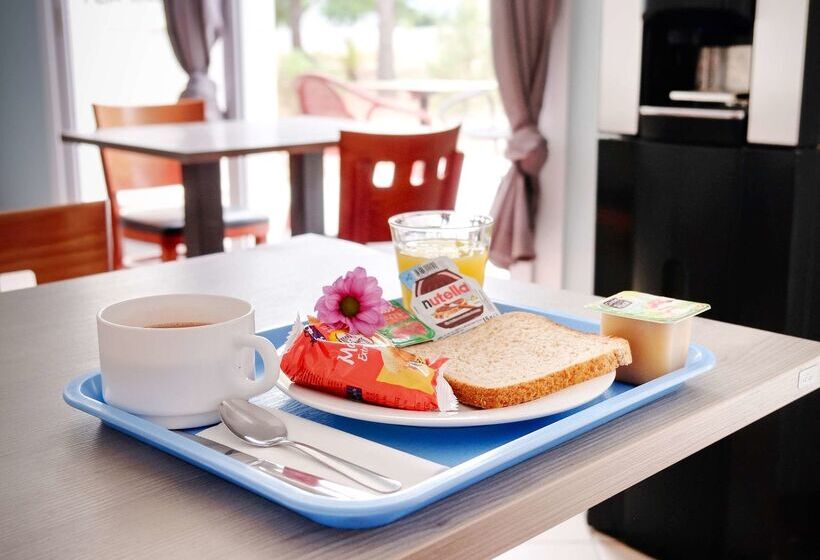 ホテル Kyriad Direct Perpignan Nord   Aéroport