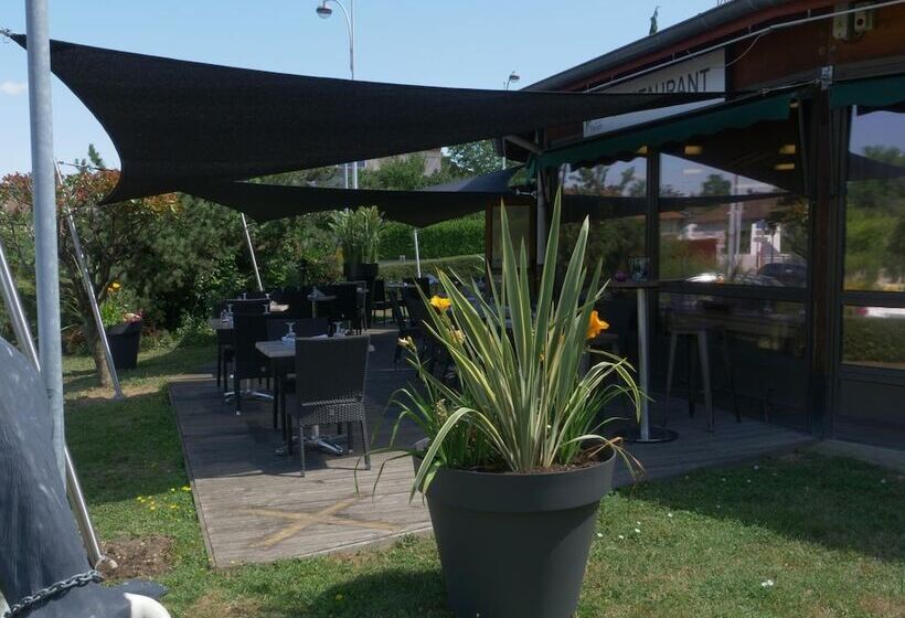 Отель Kyriad Lyon Est Genas Eurexpo