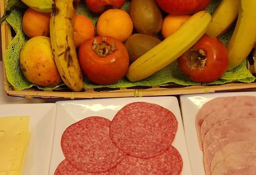 Отель Kyriad Quimper Sud